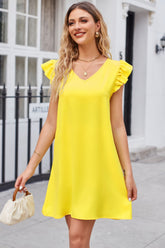 Robe à volants, col en V et manches flottantes
